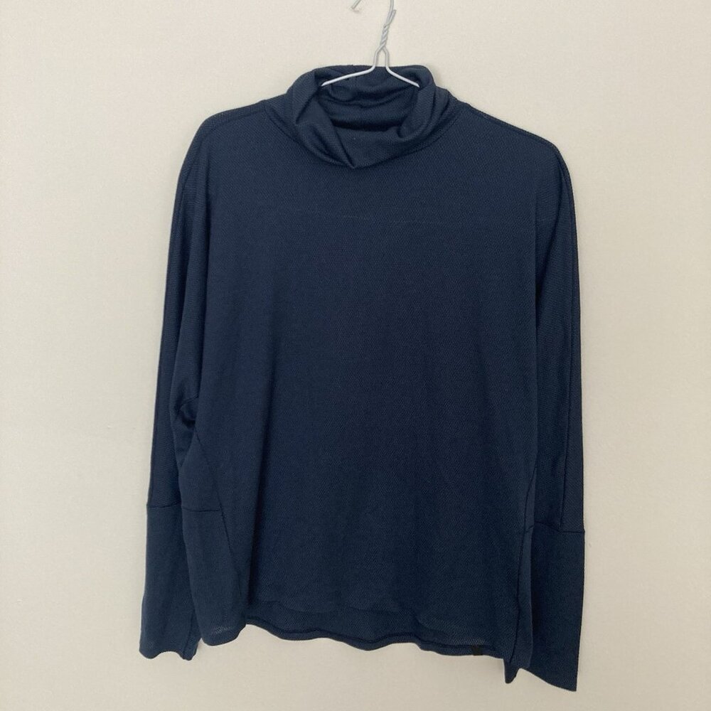 Lululemon Womens Moraine Turtleneck Deep Blue Size 16